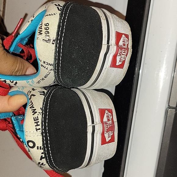 Vans - Picture 4 of 6